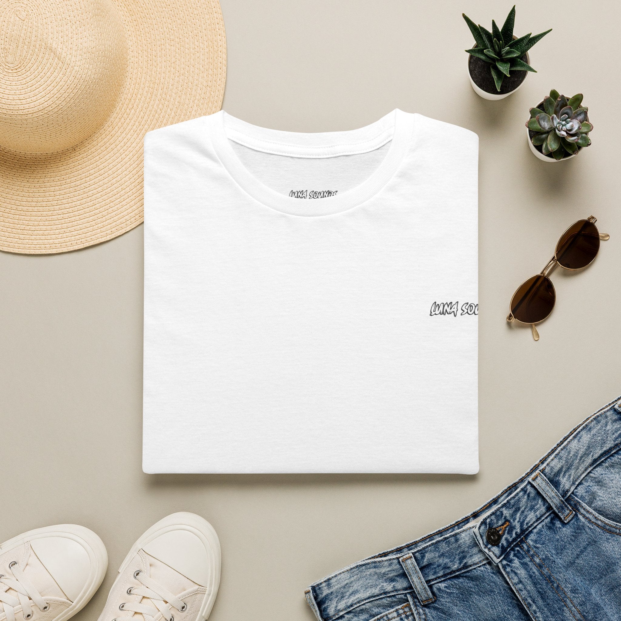 BLACK BORA T-SHIRT